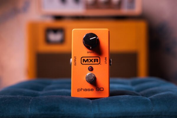 _1018983 MXR Phase 90 M101